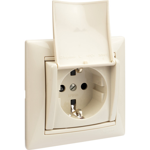 Розетка с заземлением - Legrand Valena - со шторками с защитной крышкой 16А 250В винтовые зажимы - слоновая кость