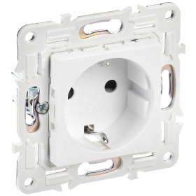 IEK SKANDY Арктический белый Розетка с/з с защитными шторками 16А SK-R04W