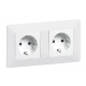 Valena LIFE.Силовая розетка 2К+З 16А 250В с лицевой панелью.Безвинтовые зажимы.Белая