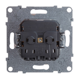 Legrand/Daccord SUNO Белый Розетка 2К+З 16А 250В с защитными шторками.Безвинтовые зажимы.  .