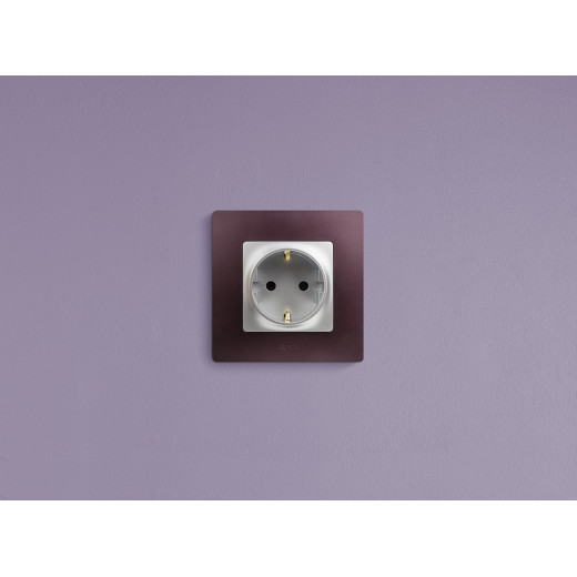 Розетка с заземлением - Legrand Etika - со шторками 16А 250В винтовые зажимы - алюминий