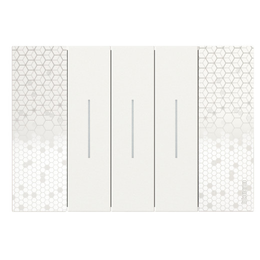 LIVING NOW. Декоративная рамка 3 модуля.Цвет 