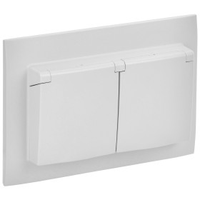 IEK SKANDY Арктический белый Розетка 2-ая с/з с крышкой 16А в сборе IP44 SK-R12W