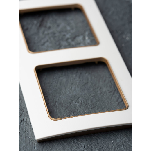 Стокгольм Рамка 2-местная белая с линией цвета шампань EKF PROxima