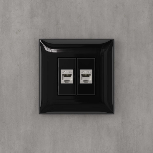 Компьютерная розетка RJ-45 без шторки в стену, кат.5e двойная экранированная, Avanti, черный квадрат