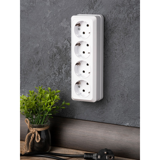 Рим Розетка 4-местная 16А с заземлением белая EKF