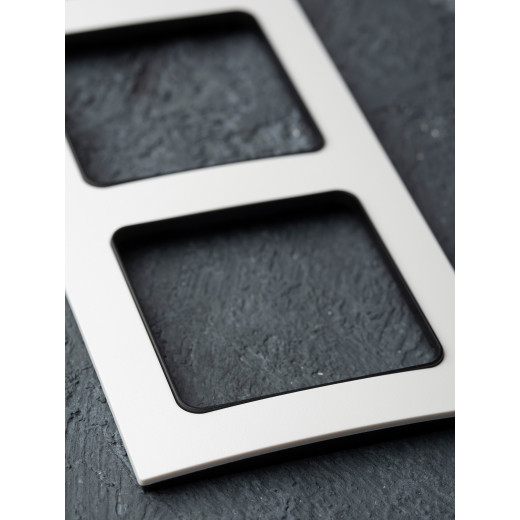 Стокгольм Рамка 3-местная белая с линией цвета черный EKF PROxima