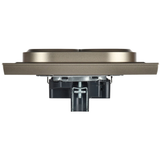 BRITE Роз. 2-я с з/к без з/ш 16А в сб. РС12-3-БрШ шамп. IEK