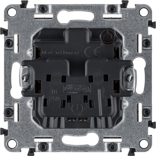 Valena LIFE.Силовая розетка 2К 16А 250В c лицевой панелью. Слоновая кость. C защитными шторками. Безвинтовые зажимы