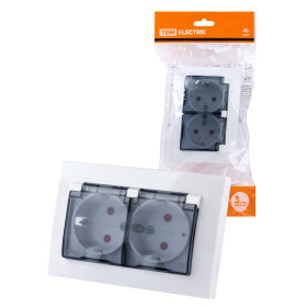 TDM Розетка двойная 2П+З с защ. шт. и прозрачной крышкой 16А 250В IP44 белая 
