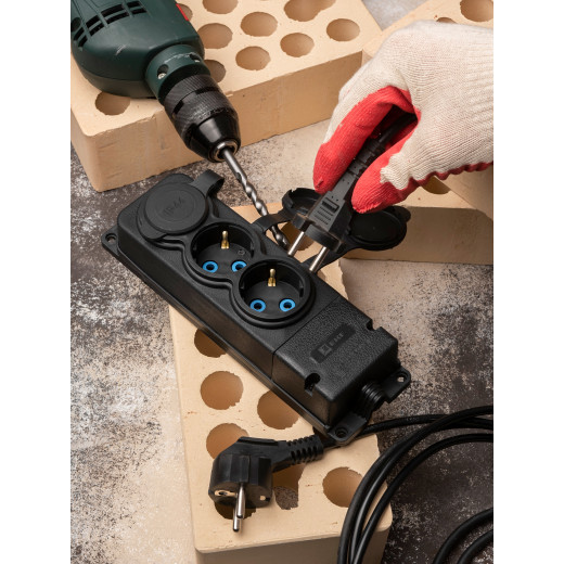 Роз. (колодка) трехмест. с защит. крышками каучуковая 230В 2P+PE 16A IP44 EKF PRO