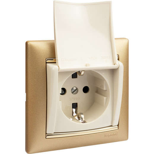 Розетка с заземлением - Legrand Valena - со шторками с защитной крышкой 16А 250В винтовые зажимы - слоновая кость