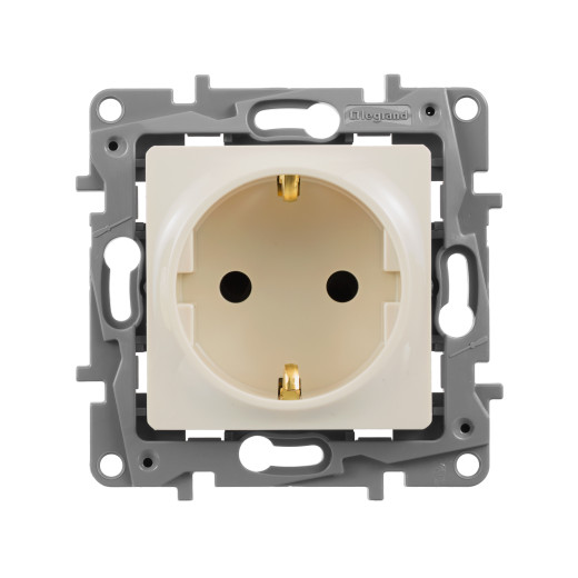 Розетка с заземлением - Legrand Etika - со шторками 16А 250В винтовые зажимы - слоновая кость