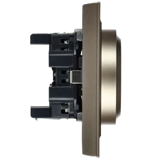 BRITE Роз. 2-я с з/к без з/ш 16А в сб. РС12-3-БрШ шамп. IEK