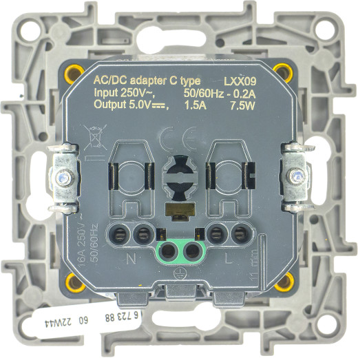 Розетка с заземлением с USB тип C - Legrand Etika - со шторками 16А 250В 1500мА 7,5Вт безвинтовые зажимы - слоновая кость