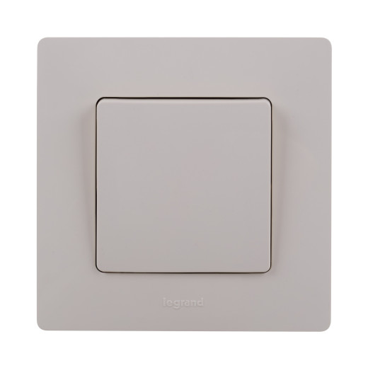 Переключатель перекрёстный одноклавишный - Legrand Etika - 10АХ 250В винтовые зажимы - слоновая кость