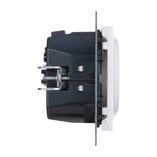 SUNO. Комбинированная розетка со шторками 2К+З 16А 250В/USB С 1500мА. Безвинтовые зажимы. Цвет 