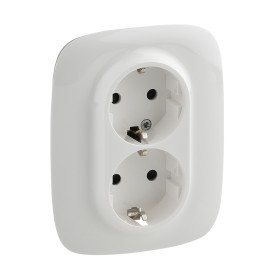Legrand Valena ALLURE DIY Бел Розетка 2-ая с/з с защитными шторками, безвинт.зажим.