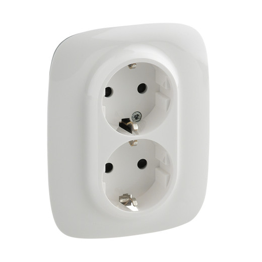 Valena ALLURE.Силовая розетка двойная 2х2К+З 16А 250В с лицевой панелью.С защитными шторками.Безвинтовые зажимы.Белая
