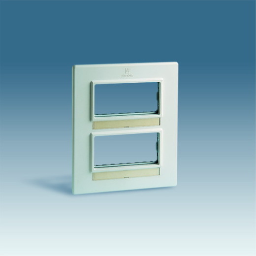 Рамка 6 постов. 12 мод. Белая.