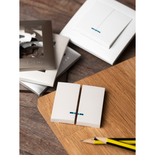 Валенсия лицевая панель выключателя 2-кл. с индикатором 10А жемчуг EKF PROxima