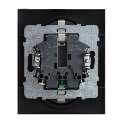 SUNO. Силовая розетка двойная 2х2К+З 16А 250В. С защитными шторками. Безвинтовые зажимы Цвет 