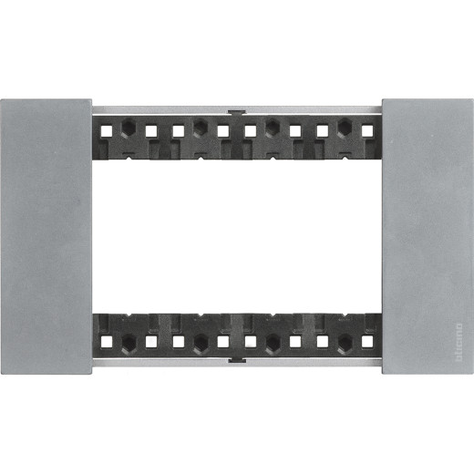 LIVING NOW. Декоративная рамка 4 модуля.Цвет 