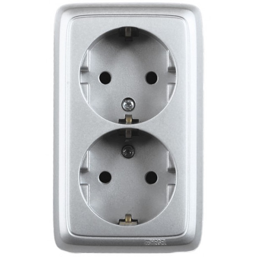 РА16-153-06 Розетка открытой установки, двухместная, с заземляющим контактом, с изолирующей пластиной, цвет серебро