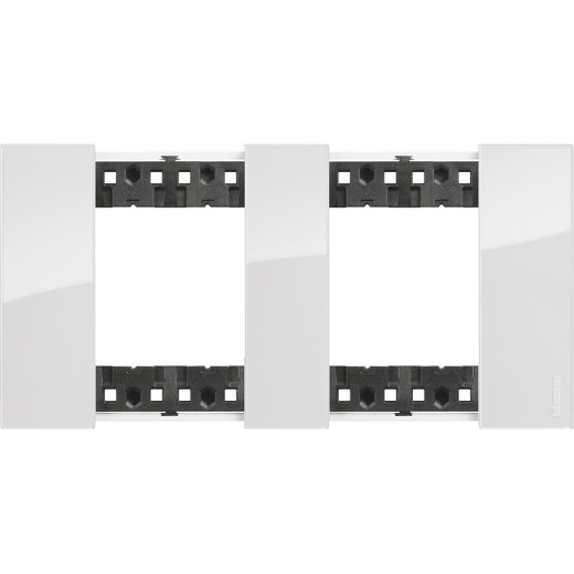 LIVING NOW. Декоративная рамка 2 поста (2+2 модуля).Цвет 