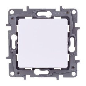 Legrand Etika Белый Переключатель промежуточный 1-клавишный, винтовые клеммы, 10AX, 250 В.