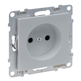 Legrand/Daccord SUNO Алюминий Силовая розетка 2К 16А 250В. C защитными шторками. Винтовые зажимы.