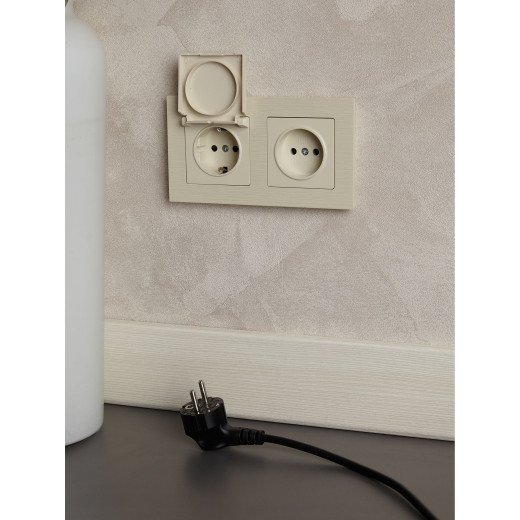 BRITE Роз. с з/к/ш с кр. 16А IP20 РСбш10-3-БрКр беж. IEK