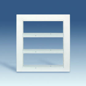 Simon 82 Centr. Белая Рамка трехрядная для 4 широких или 8 узких механизмов (в ряд)