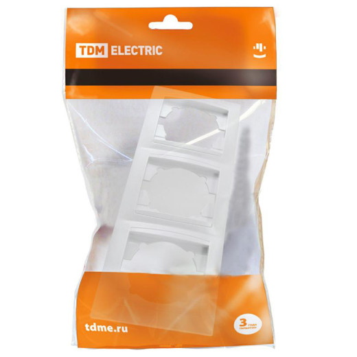 Рамка 3-х постовая горизонтальная белая 