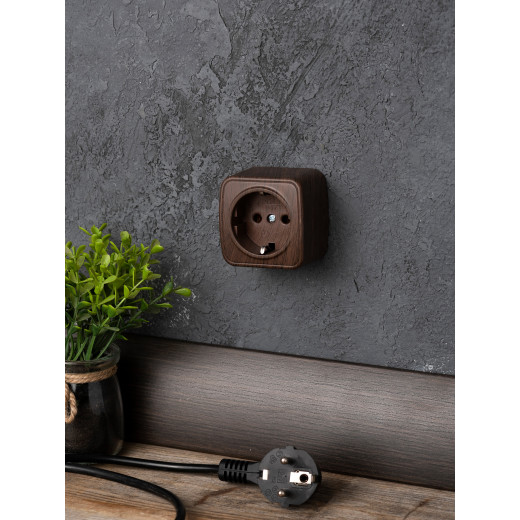 Розетка 1-местная ОП Минск 16А с заземлением тёмное дерево EKF