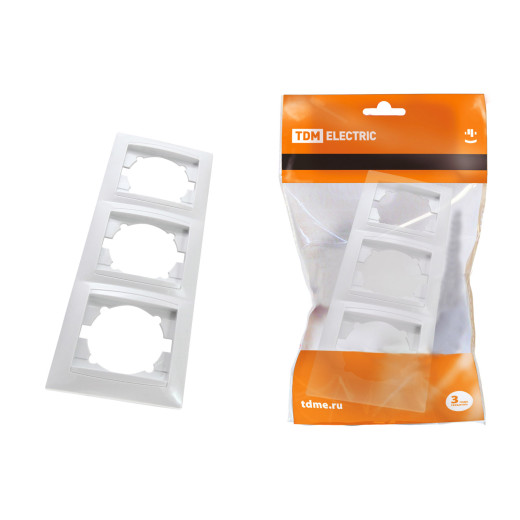 Рамка 3-х постовая горизонтальная белая 