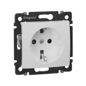 Legrand Valena Бел Розетка 1-ая с/з с защитными шторками.