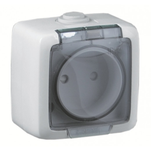 РА16-202 Розетка открытой установки, одноместная, со шторкой, брызгозащищенная, цвет белый