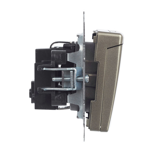 BRITE Роз. с з/к/ш с кр. 16А IP20 РСбш10-3-БрШ шамп. IEK