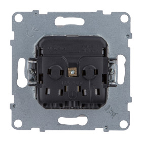 Legrand/Daccord SUNO Белый Силовая розетка 2К+З 16А 250В. С крышкой IP21. С защитными шторками. Безвинтовые зажимы.