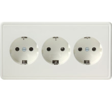 Gira Тройная розетка с з/к