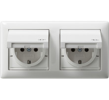 Gira S-55 Бел глянц Розетка 2-я с/з,с крышкой, компл. уплотнителей, IP 44
