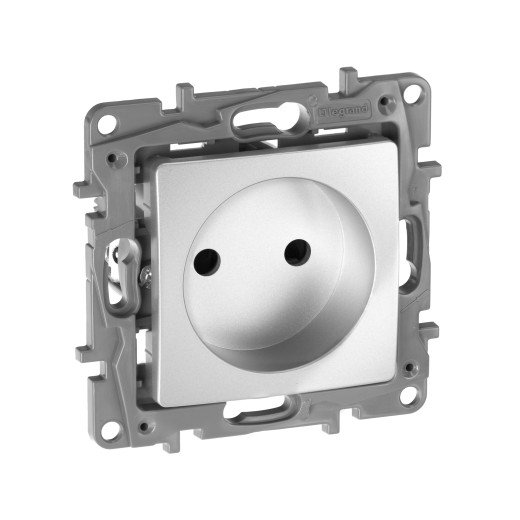 Розетка без заземления - Legrand Etika - со шторками 16А 250В винтовые зажимы - алюминий