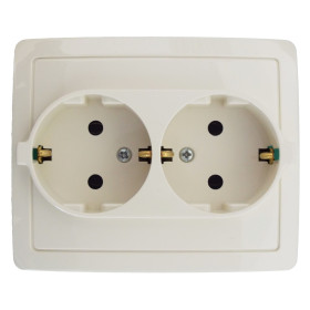 Simon 15 Слоновая кость Розетка двойная с заземлением 2*2Р+Е без шторок, винт.зажим,16А, 250В
