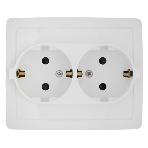 Розетка 2-я c/з с защитными шторками (в сборе с рамкой)