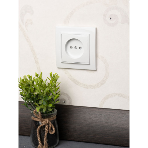 Минск Розетка 1-местная СП без заземления, 10 А, с защ.штор., белая EKF Basic