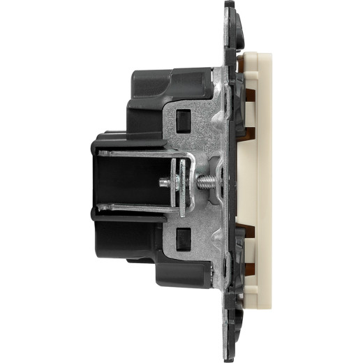 Valena LIFE.Силовая розетка 2К 16А 250В c лицевой панелью. Слоновая кость. C защитными шторками. Безвинтовые зажимы