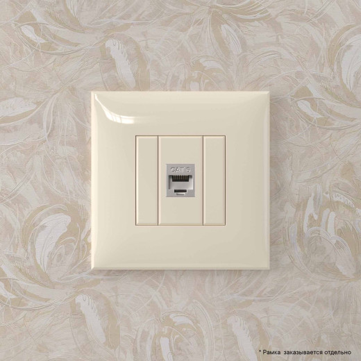 Компьютерная розетка RJ-45 без шторки в стену, кат.6 одинарная экранированная, Avanti, ванильная дымка
