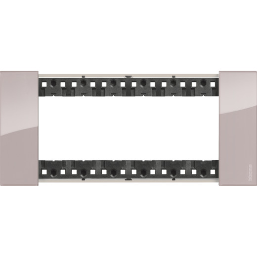 LIVING NOW. Декоративная рамка 6 модулей.Цвет 