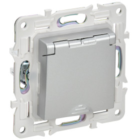 IEK SKANDY Серебряный Розетка с/з с защитными шторками и крышкой 16А IP44 SK-R11S